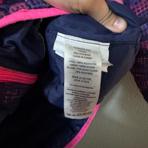 ⚡️Eddie Bauer Kids Puffer Jacket - Purple and Pink Camo Size 10/12 - Picture 2 of 4